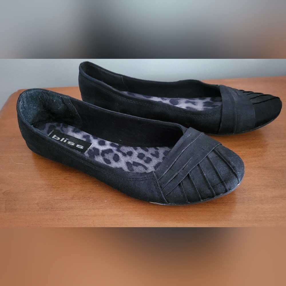 Bliss size 6 flats